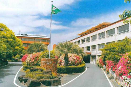 東大阪大學(xué)敬愛高級中學(xué)（女生校區(qū)）